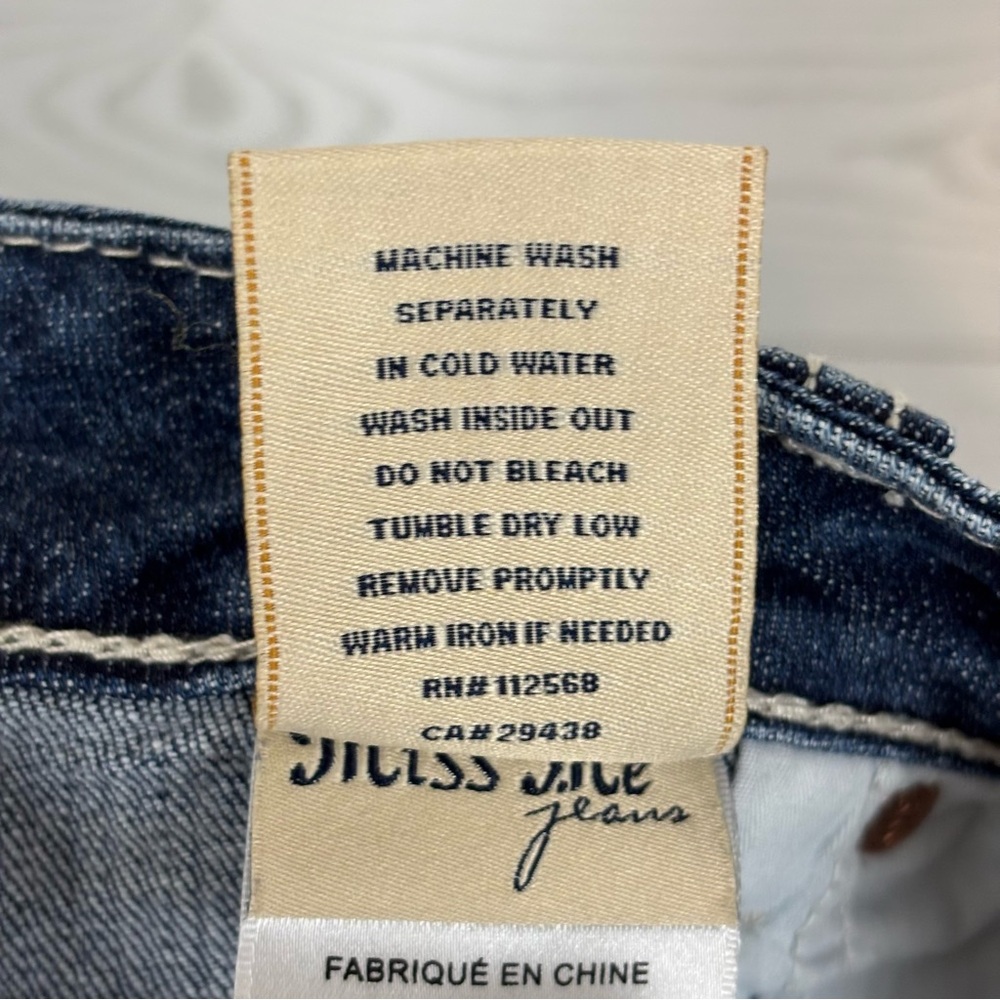 Miss Me Denim Boyfriend Capris Distressed Size 30 - Picture 15 of 15
